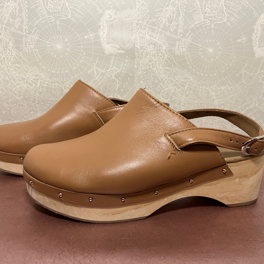 Five world leather clogs size9